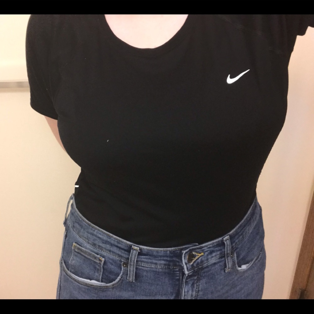 Nike fitdry shortsleeve shirt